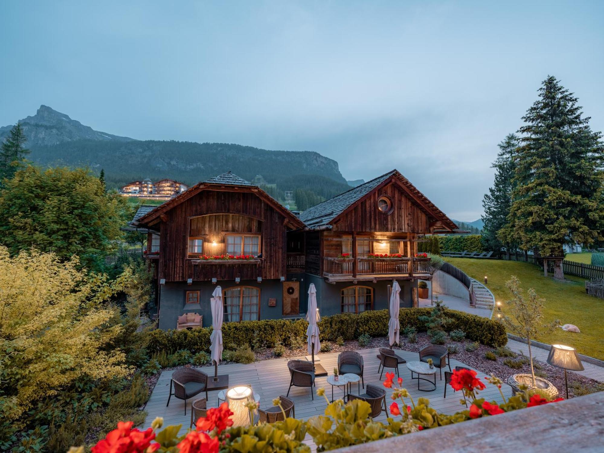 Sportony Mountain Lodges La Villa  Exterior foto