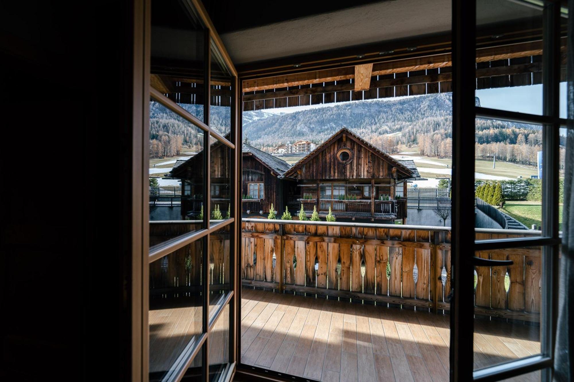 Sportony Mountain Lodges La Villa  Exterior foto